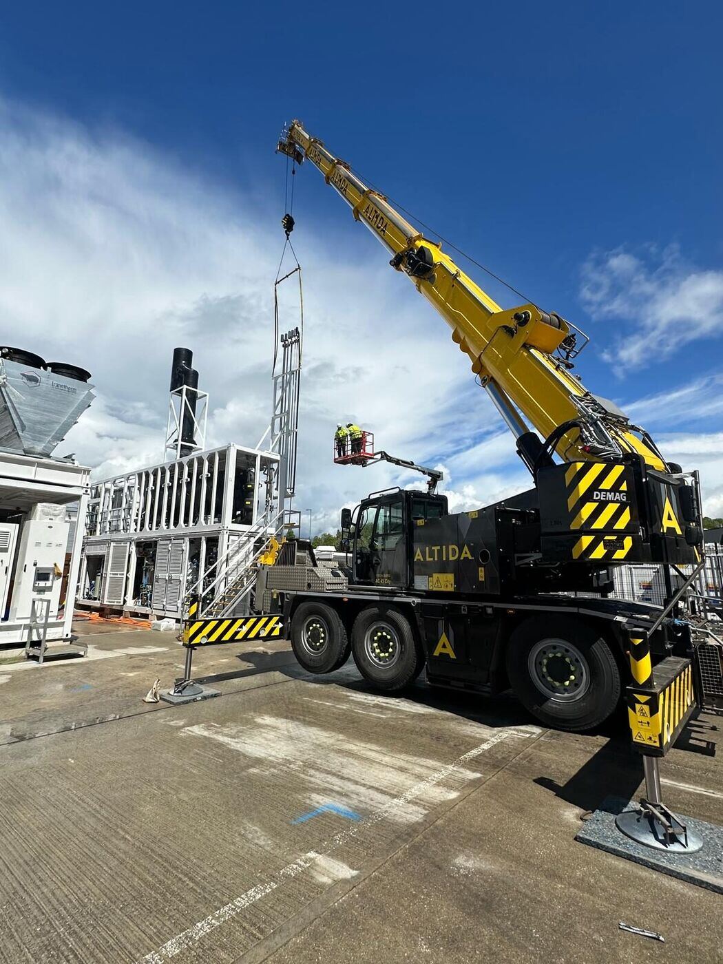 Altida's contract lift and transport at an energy-storage site in Sheffield — photo 3 of 5