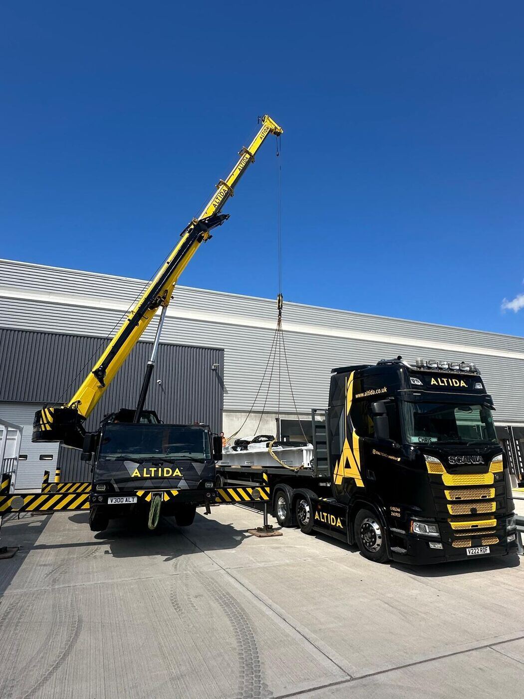 Altida's contract lift and transport at an energy-storage site in Sheffield — photo 4 of 5