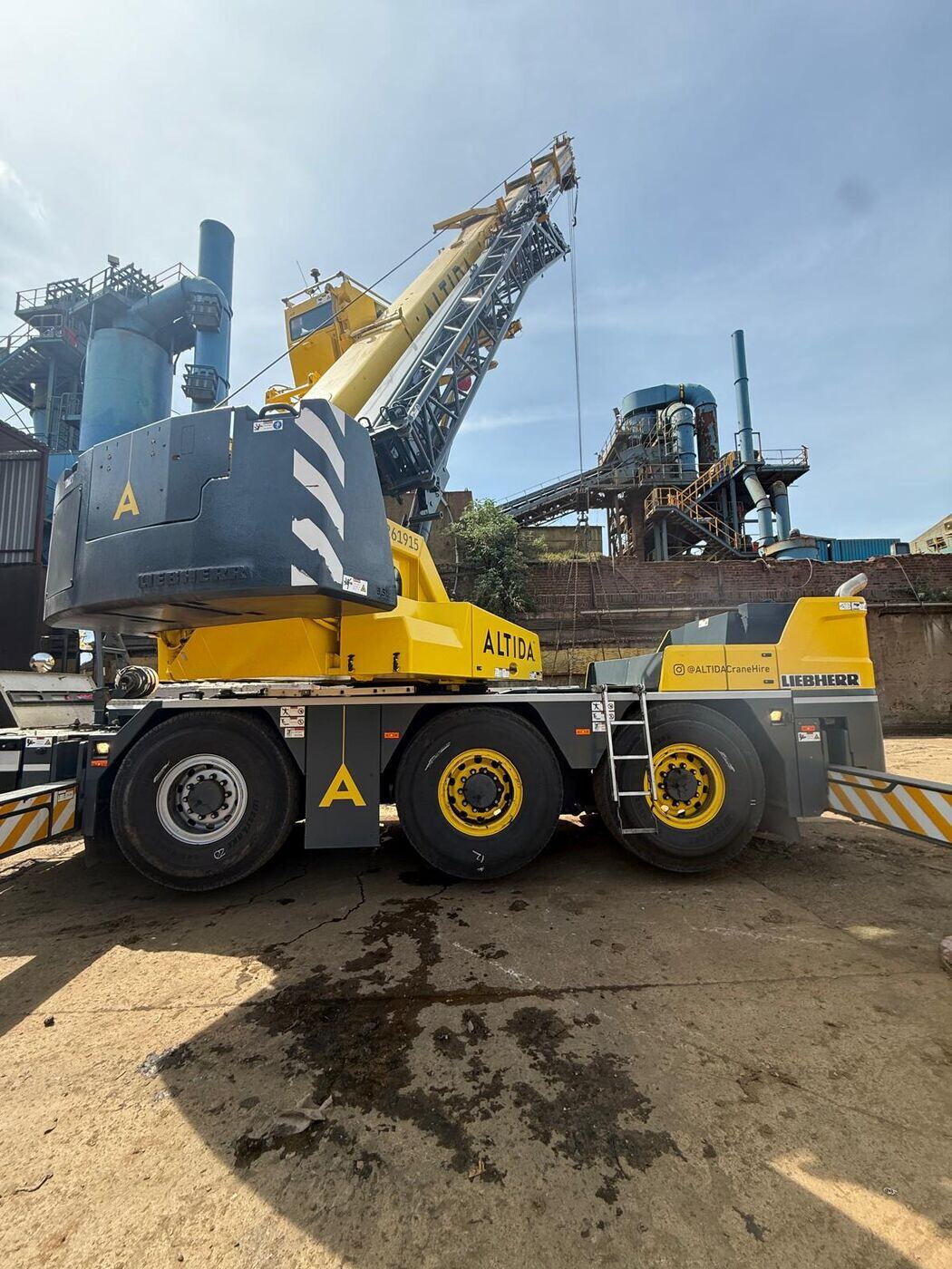 Altida's contract lift and transport at the recycling site in Smethwick — photo 8 of 9